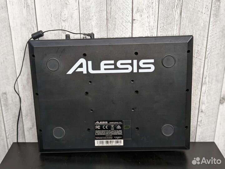 Семплер Alesis Samplepad Pro