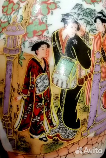 Ваза. Китай 70-е.Ручная роспись. Золочение