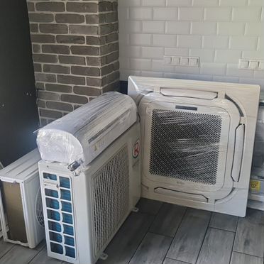 Кассетный кондиционер 24 Royal Clima
