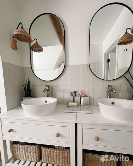 Зеркало настенное в металлической раме 