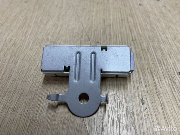 Антенна левая Toyota Camry 75