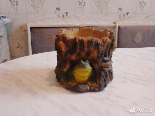 Декоративный горшок для цветов