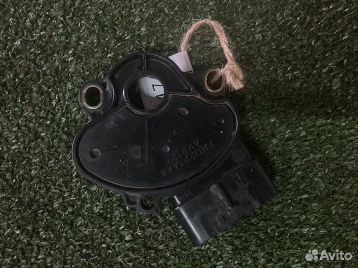 Датчик положения селектора АКПП Mazda Axela BK5P