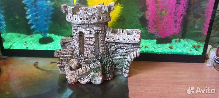 Замок для аквариума