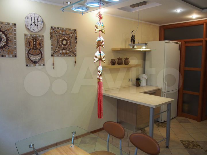 4-к. квартира, 142 м², 2/6 эт.