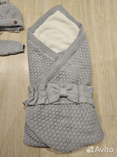 Вязаный комлект на выписку