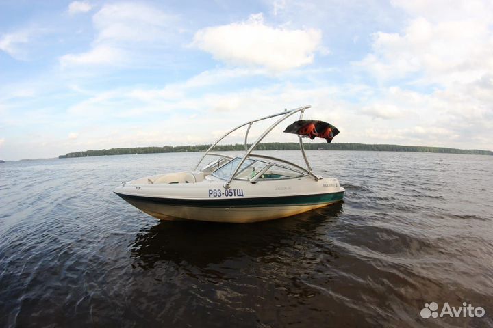 Катер Four Winns