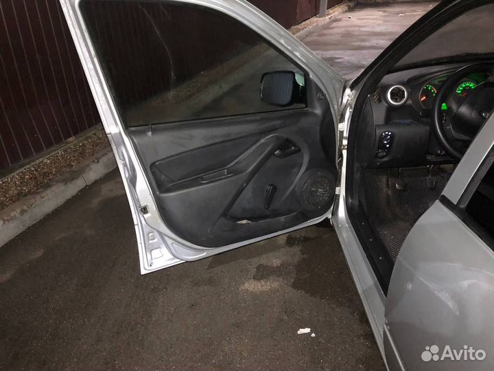 LADA Granta 1.6 МТ, 2012, битый, 216 000 км