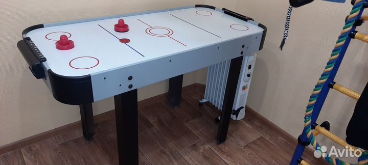 Настольный аэрохоккей