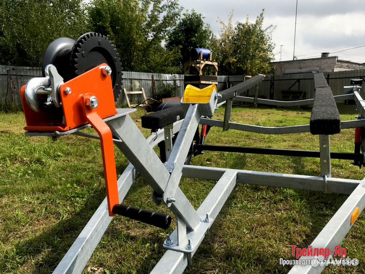 Прицеп легковой лодочный 5,2 метров