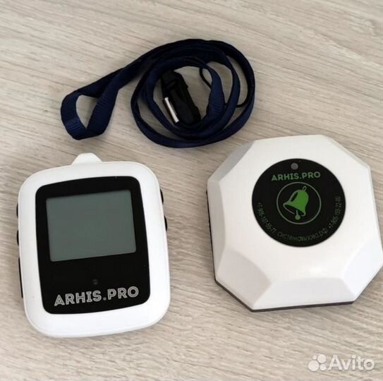 Кнопка вызова персонала помощи и часы пейджер