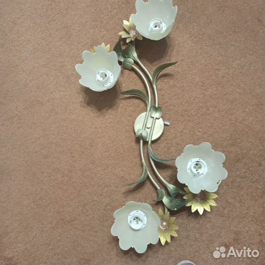 Продается люстра