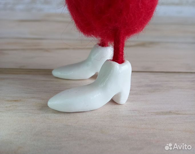 Вязаная игрушка Красотка Таракашка