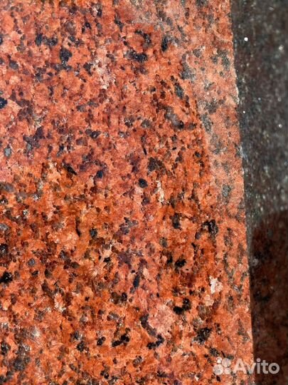 Гранитные блоки