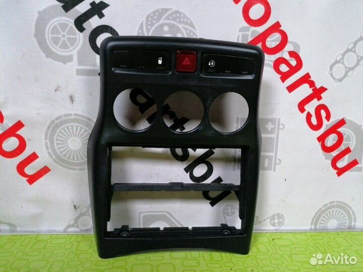 Рамка магнитолы Citroen C3 Picasso 1.4 EP3 2009