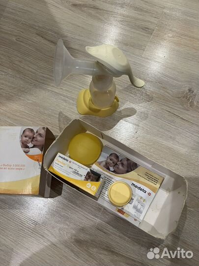 Молокоотсос medela ручной