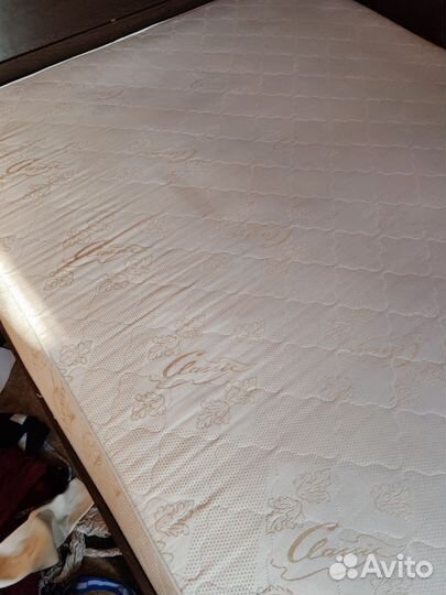 Кровать с матрасом 160*200