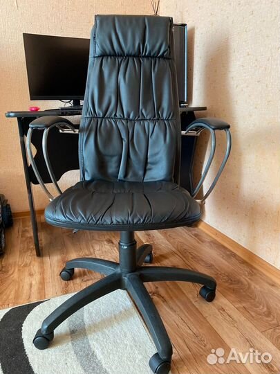 Компьютерное кресло