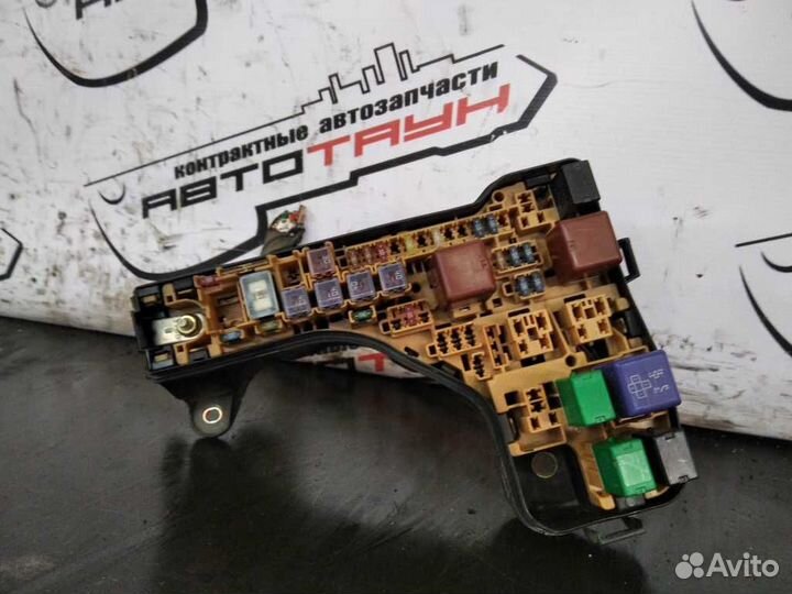 Блок предохранителей toyota mark II mark II blit v