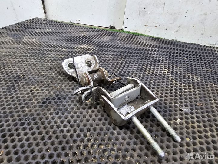 Петля двери задняя правая Great Wall Safe