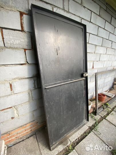 Металлическая дверь бу