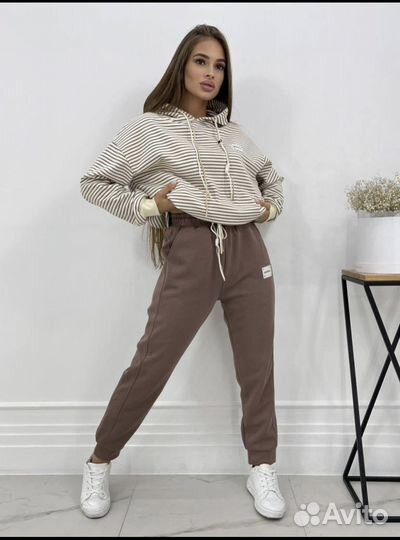 Костюм спортивный