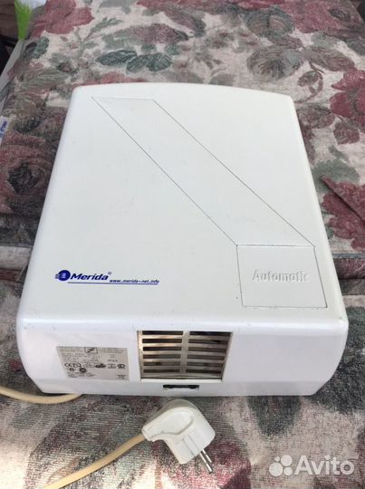 Электросушилка для рук Merida
