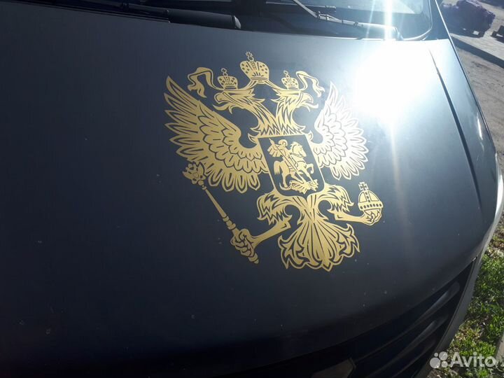 Наклейки на авто из самоклеющейся пленки