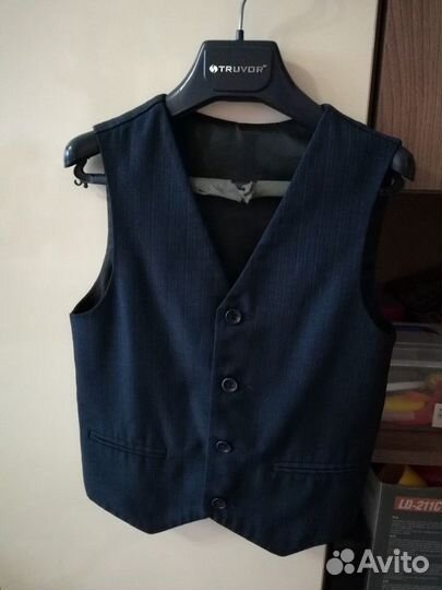 Школьный жилет и пиджак на мальчика, фирма truvor