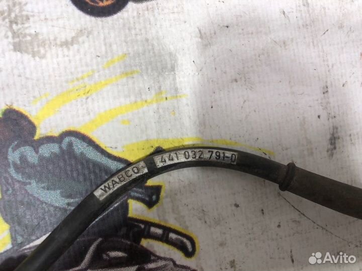 Датчик abs задний Audi 80 cabrio NG 1993