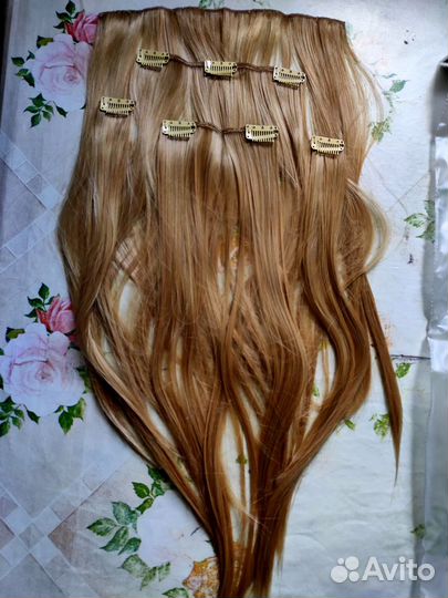 Волосы на заколках