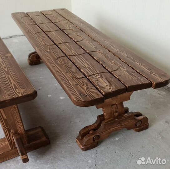 Столы и стулья