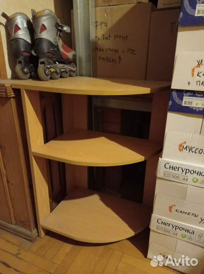 Угловая мебельная полка