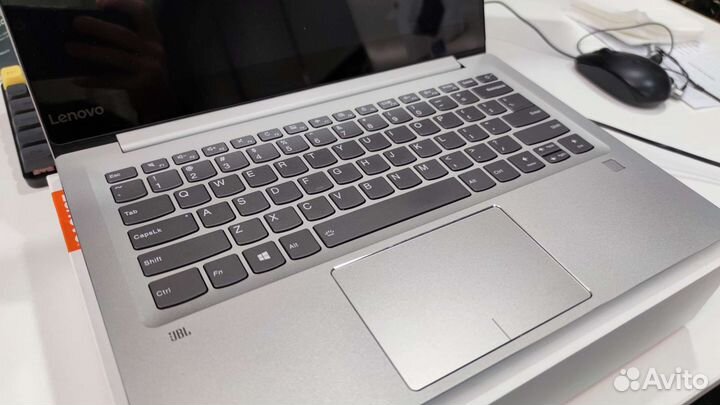 Lenovo Ideapad 720s-14IKB Intel Core i7-8550U 8Gb
