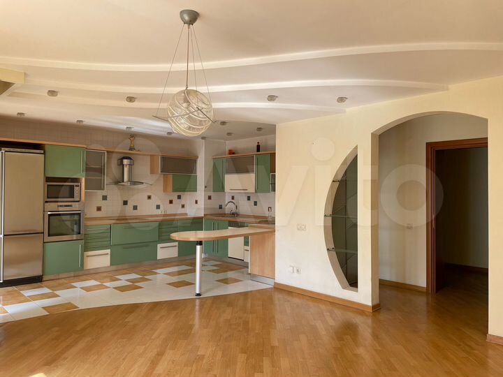 4-к. квартира, 234 м², 2/10 эт.