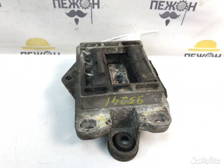 Подушка двигателя левая Ford Mondeo St220 B4Y 3.0
