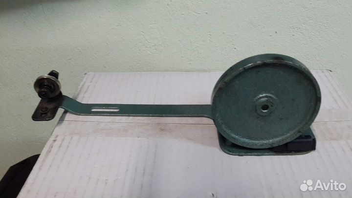 Держак шпульки швейной машинки