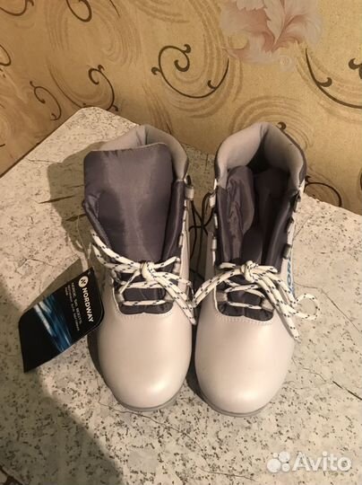 Лыжные ботинки р.39