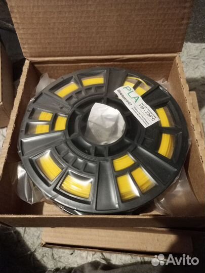 Три катушки пла пластика