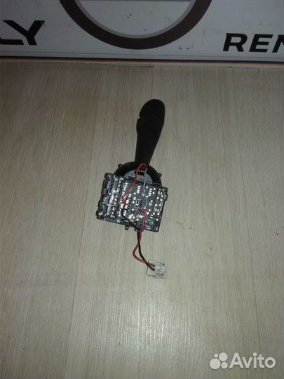 Подрулевой переключатель Renault logan 2 Лев