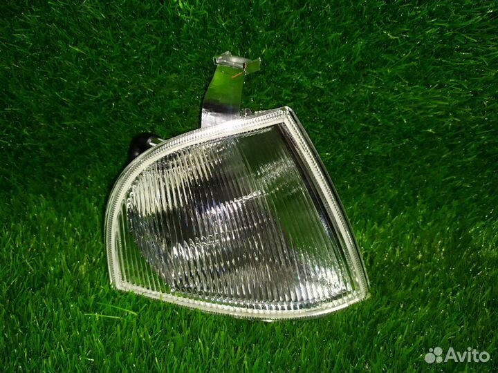 Поворотник правый Skoda Octavia