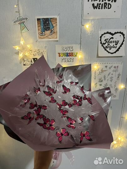 Букет из светящихся бабочек