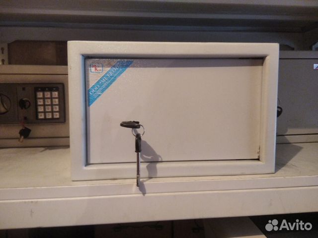 Сейф металлический