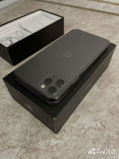 iPhone 11 Pro Max, 64 ГБ