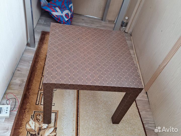 Кухонный стол