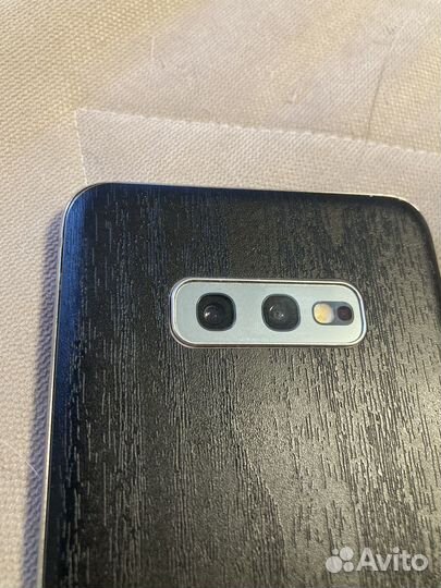 Samsung Galaxy S10e, 6/128 ГБ