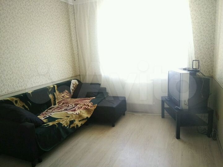 2-к. квартира, 40 м², 6/6 эт.