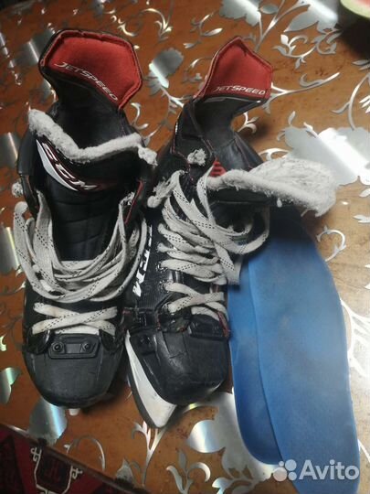 Коньки хоккейные