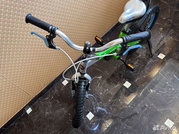 Велошлем и Велосипед Роял Бэби d 16 в отличном сос