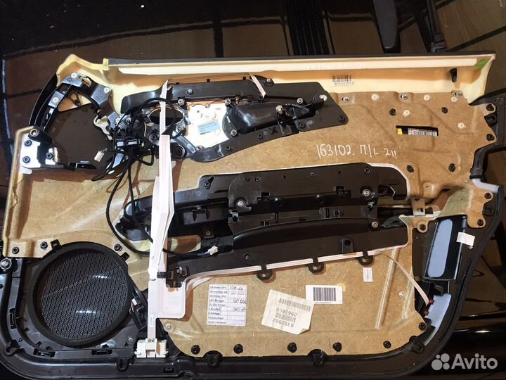 Обшивка двери передняя w211